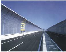 道路聲屏障圖片,道路聲屏障高清圖片 北京龍?zhí)┗ㄖ曅аb飾工程有限責(zé)任公司,